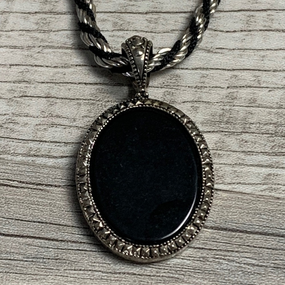 Vintage Black Oval Cabochon Pendant Necklace Silver Tone Mixed Rope Chain 30"
